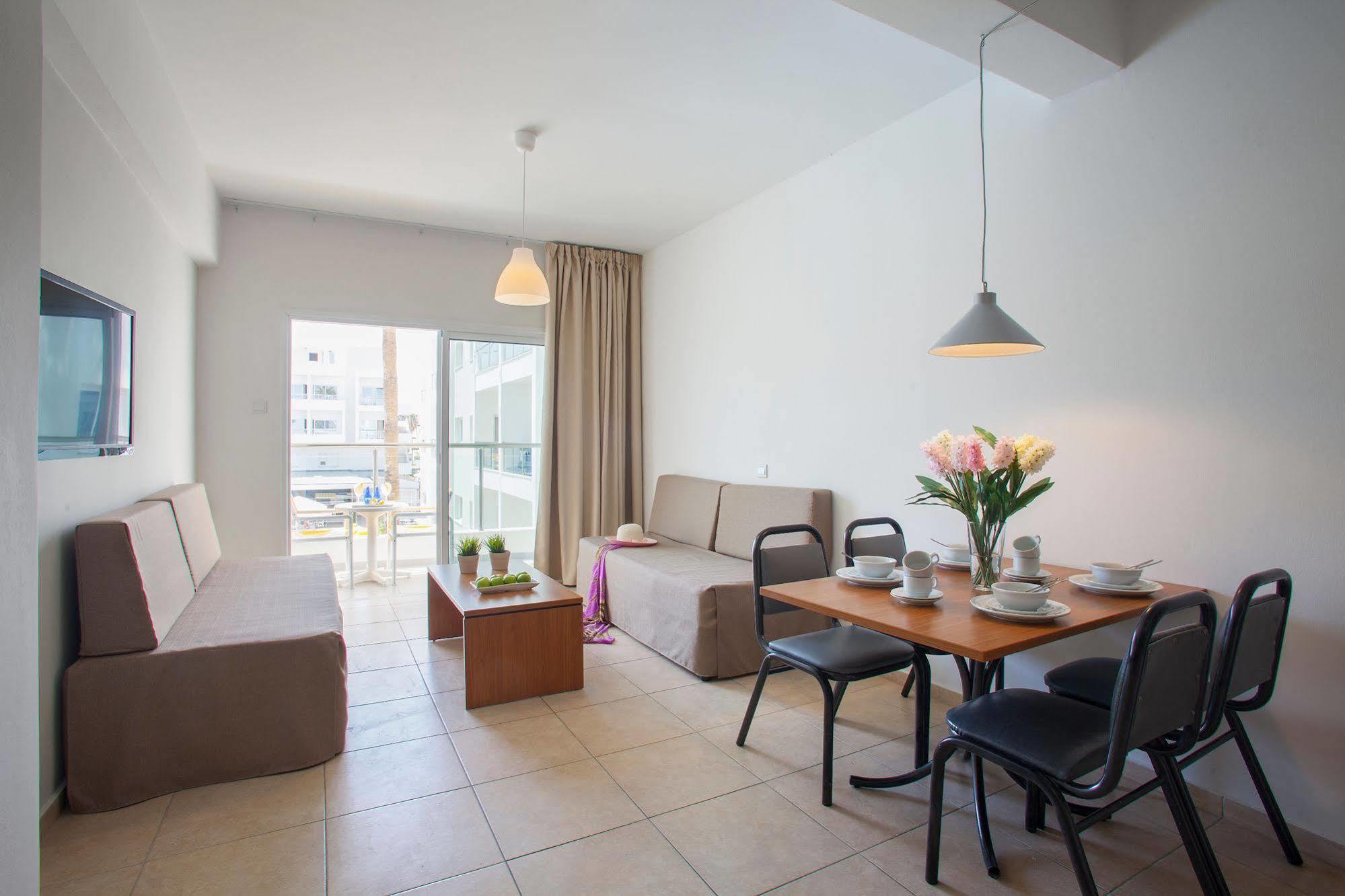 Mayfair Hotel 4*