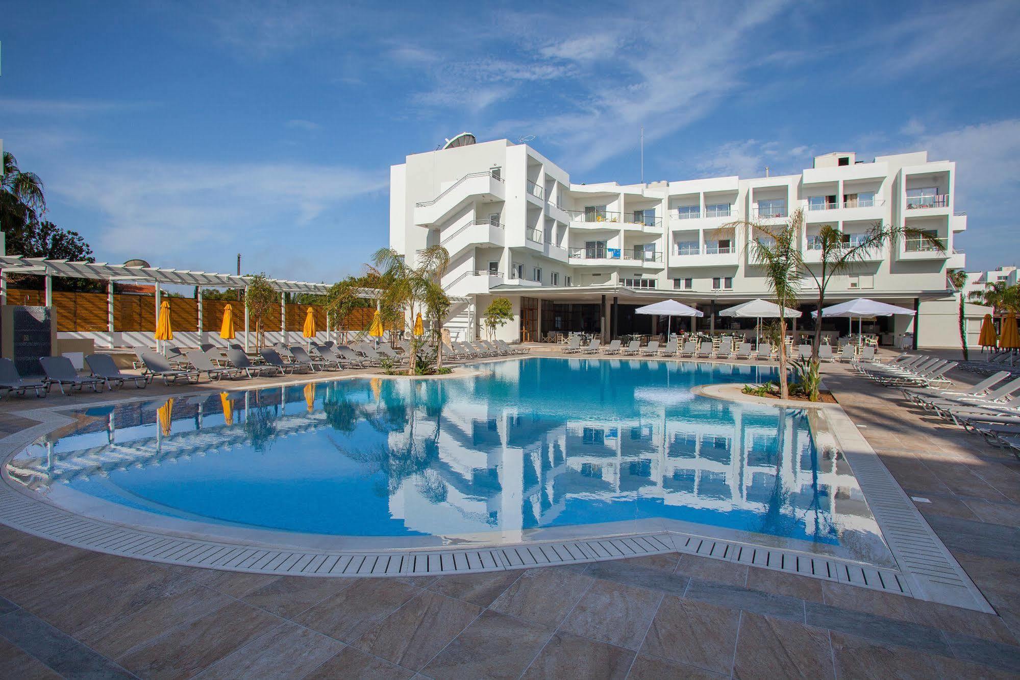 Mayfair Hotel 4*